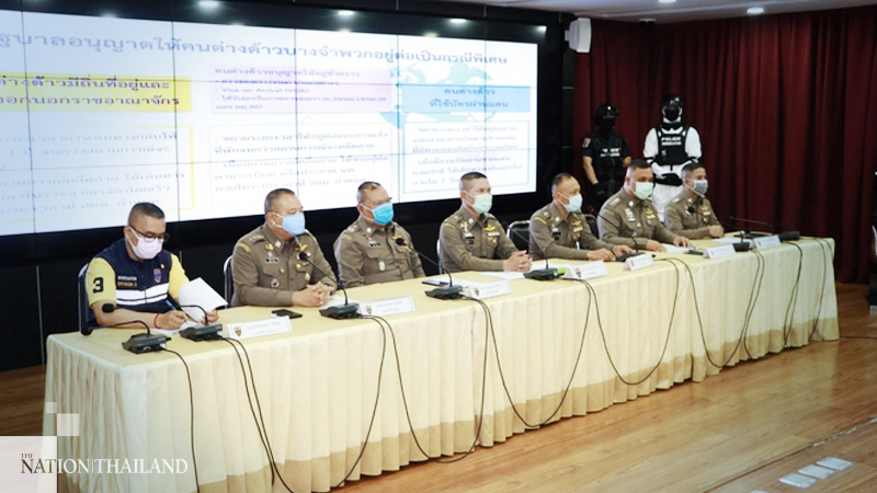 Chinese pair charged with hoarding face masks Chinese pair charged with hoarding face masks