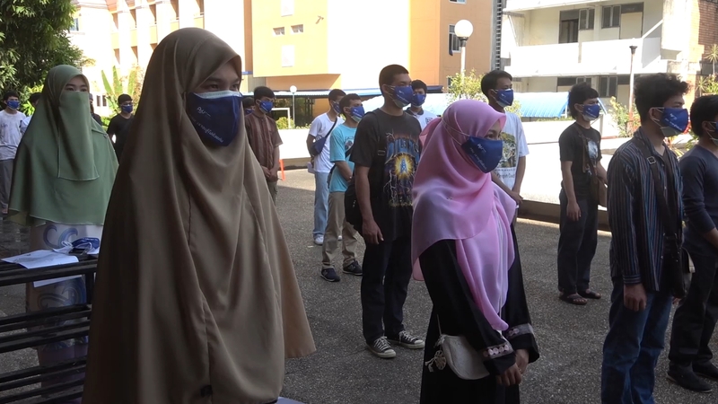 61 Pakistan returnees released from isolation in Pattani 61 Pakistan returnees released from isolation in Pattani