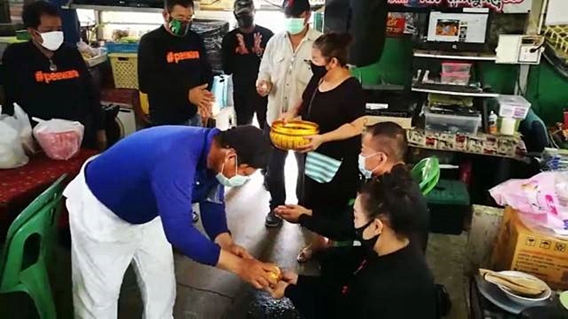 Village headman flouts orders, holds big Songkran gathering Village headman flouts orders, holds big Songkran gathering
