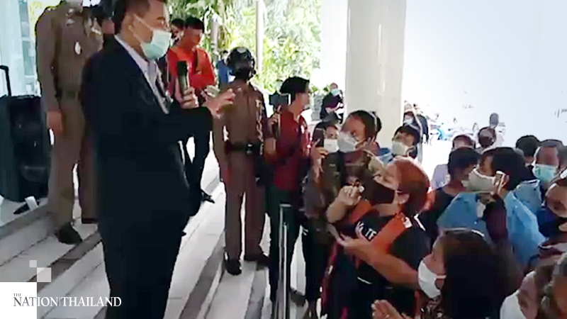 100 people visit Finance Ministry after being denied Bt5,000 handout 100 people visit Finance Ministry after being denied Bt5,000 handout