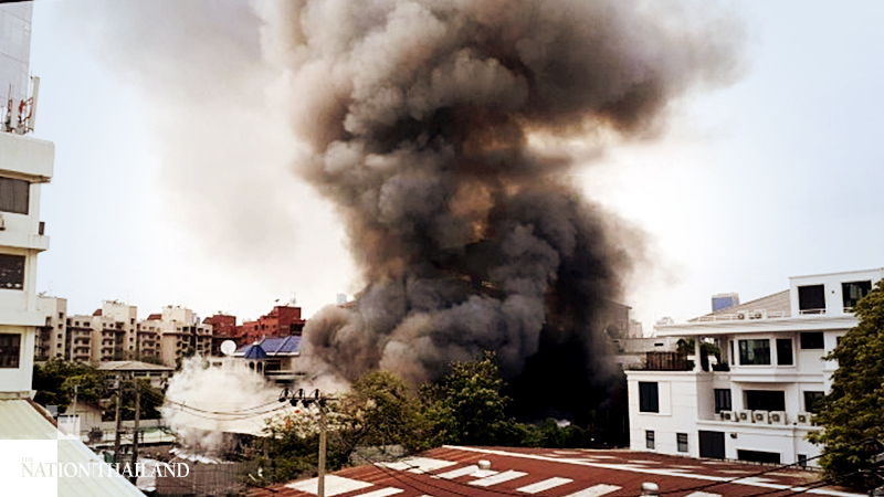 Yannawa construction camp catches fire Yannawa construction camp catches fire