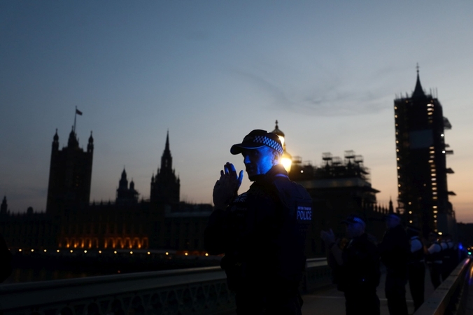 U.K.'s Johnson resists easing lockdown on second wave fears U.K.'s Johnson resists easing lockdown on second wave fears