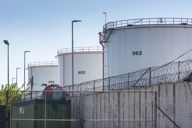 Why oil at negative $100 isn't a crazy bet anymore Why oil at negative $100 isn't a crazy bet anymore