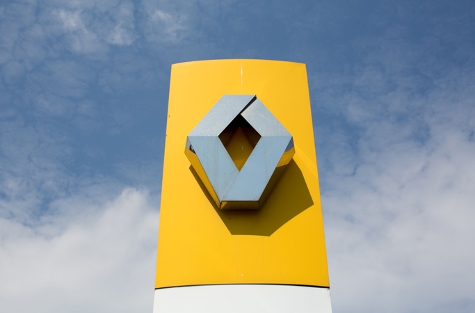 Renault says sales drop 19% Renault says sales drop 19%