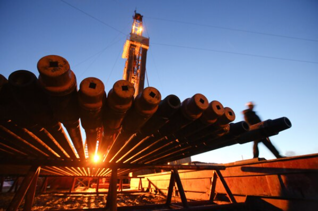Anguish grows in Russia oil sector overwhelmed by price fall Anguish grows in Russia oil sector overwhelmed by price fall