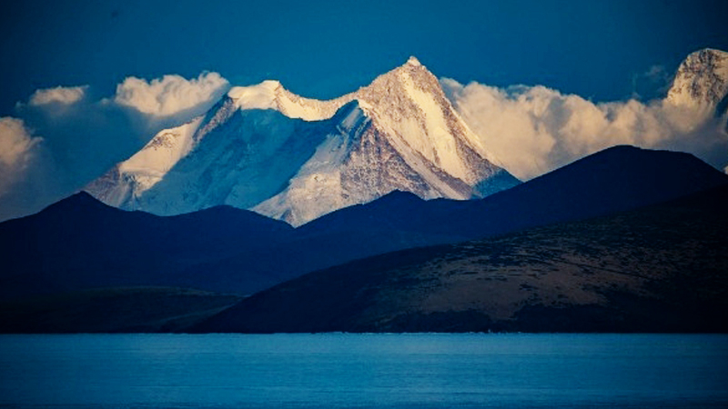 Tibet Airlines to launch 18 new air routes in summer Tibet Airlines to launch 18 new air routes in summer