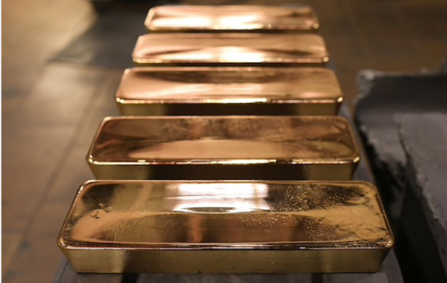 Gold bars are flying 11,000 miles to New York to ease supply squeeze Gold bars are flying 11,000 miles to New York to ease supply squeeze