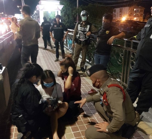 Chiang Mai woman attempts suicide over lost job Chiang Mai woman attempts suicide over lost job