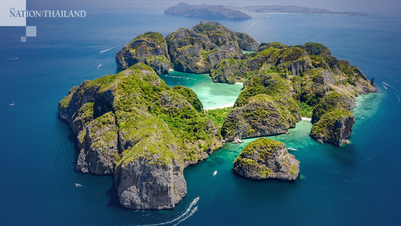 Foreigners stuck on Phi Phi screened for Covid-19 Foreigners stuck on Phi Phi screened for Covid-19
