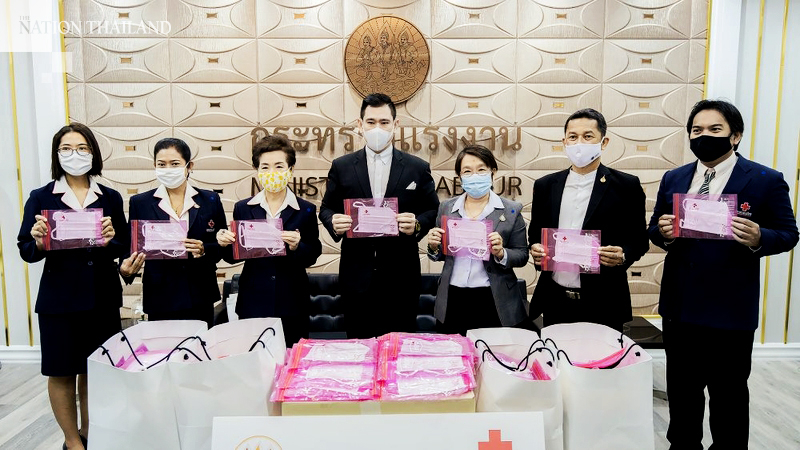 Labour ministry gives Thai Red Cross 100,000 masks for distribution to public Labour ministry gives Thai Red Cross 100,000 masks for distribution to public