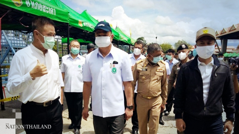 Anutin checks in on 42 illegal migrants being treated for Covid-19 Anutin checks in on 42 illegal migrants being treated for Covid-19