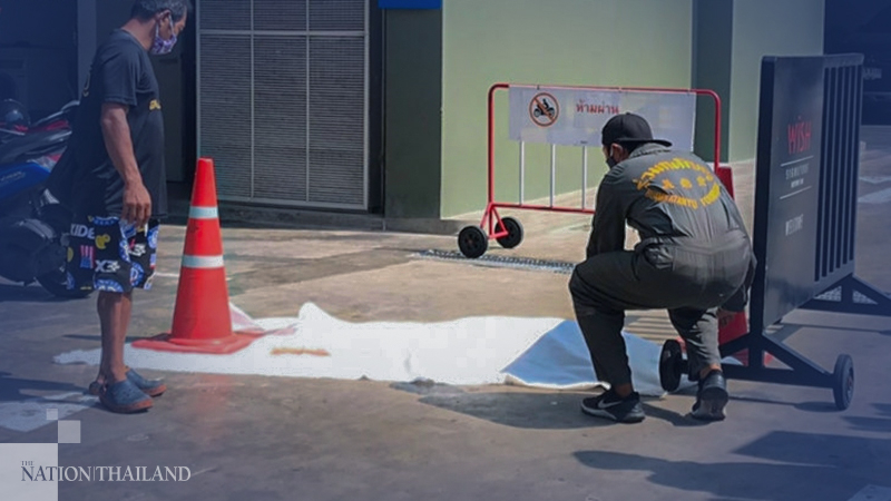 Woman jumps to her death in front of her father Woman jumps to her death in front of her father