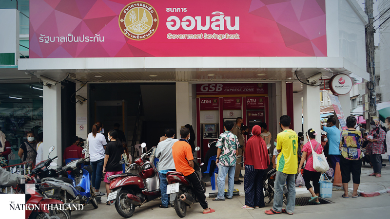 Hundreds queue up for emergency loans Hundreds queue up for emergency loans