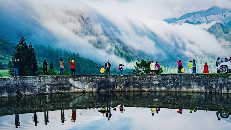 Chinese tourism revives over holiday Chinese tourism revives over holiday