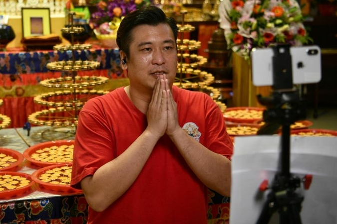 Buddhists in Singapore turn to internet for e-Vesak Day during Covid-19 pandemic Buddhists in Singapore turn to internet for e-Vesak Day during Covid-19 pandemic