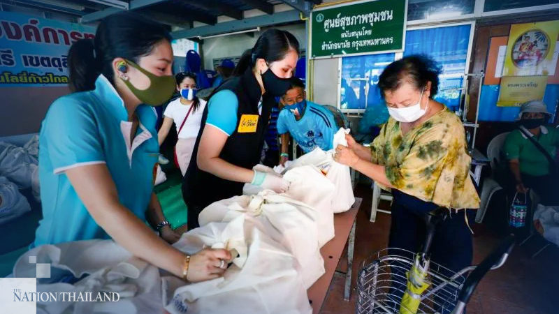 Phalang Pracharat women MPs provide aid packages to communities hit by Covid-19 Phalang Pracharat women MPs provide aid packages to communities hit by Covid-19