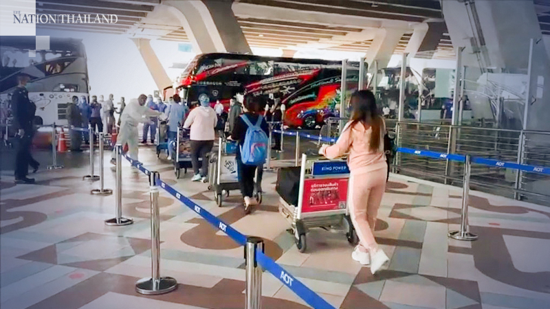 299 Thais fly home from Abu Dhabi, Cairo, two have high fever 299 Thais fly home from Abu Dhabi, Cairo, two have high fever