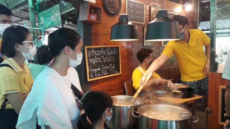 Gingerly start as Samut Prakan market reopens Gingerly start as Samut Prakan market reopens