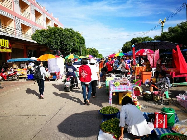 Phitsanulok gives nod to reopen walking street, with strict conditions on social distancing Phitsanulok gives nod to reopen walking street, with strict conditions on social distancing