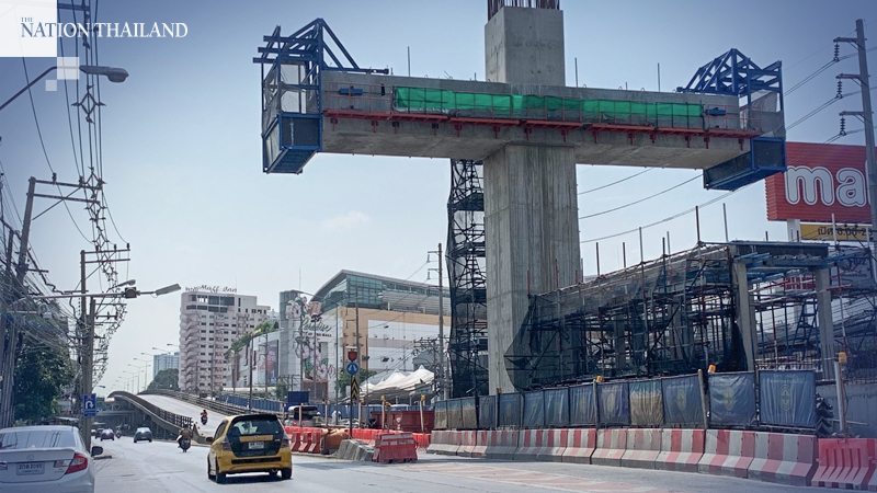Pedestrian bridge at Ladprao 41 closing for Yellow Line construction Pedestrian bridge at Ladprao 41 closing for Yellow Line construction