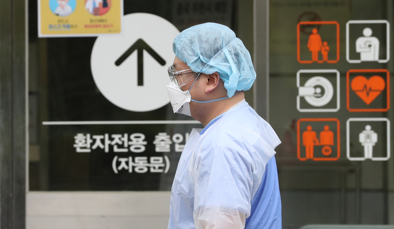 Korea at critical moment in fight against second wave of infections Korea at critical moment in fight against second wave of infections