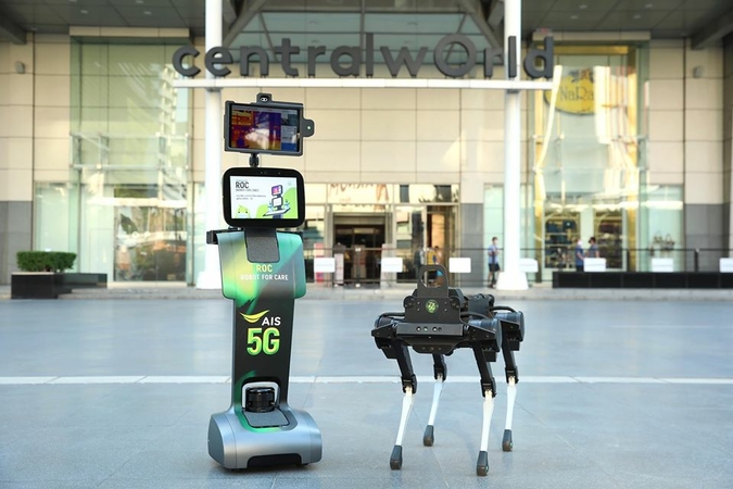 AIS robots to help oversee Covid-19 measures at CentralWorld AIS robots to help oversee Covid-19 measures at CentralWorld