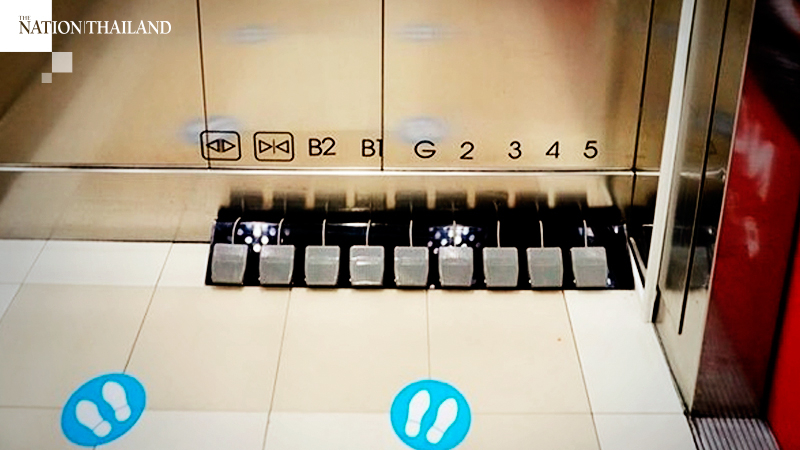 Netizens give Seacon Square pat on the back for anti-virus measures, including foot-operated lifts Netizens give Seacon Square pat on the back for anti-virus measures, including foot-operated lifts