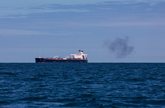 Oil gains for a sixth session after American stockpiles shrink Oil gains for a sixth session after American stockpiles shrink