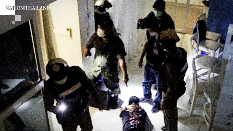 Pattaya police follow car to house, find adolescents taking drugs Pattaya police follow car to house, find adolescents taking drugs