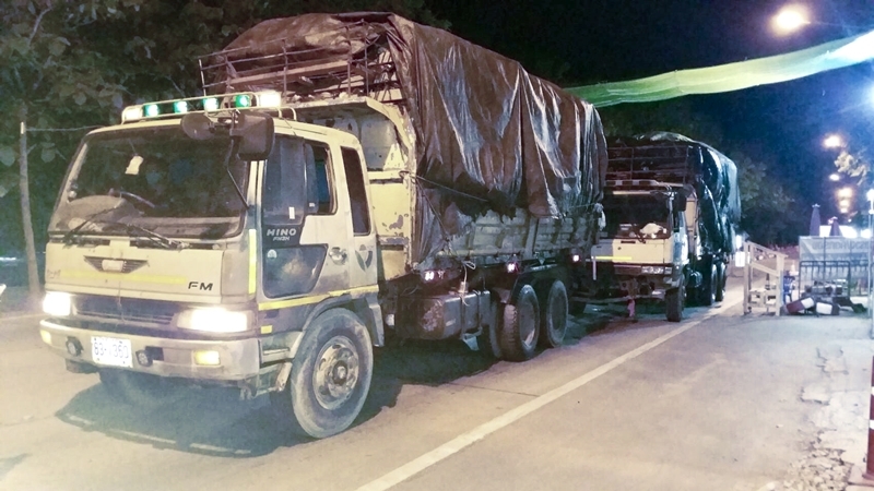 Lampang police nab iIlegal garbage dumpers Lampang police nab iIlegal garbage dumpers