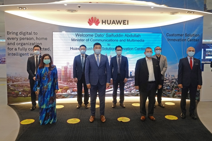 Huawei Launches ASEAN Academy to Empower Digital Talent and Nurture Digital Ecosystem Huawei Launches ASEAN Academy to Empower Digital Talent and Nurture Digital Ecosystem