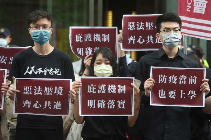 China vows to 'resolutely smash' any Taiwan independence moves as Trump weighs sanctions China vows to 'resolutely smash' any Taiwan independence moves as Trump weighs sanctions