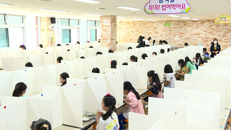 South Korea closes schools again amid coronavirus spike, days after reopening South Korea closes schools again amid coronavirus spike, days after reopening