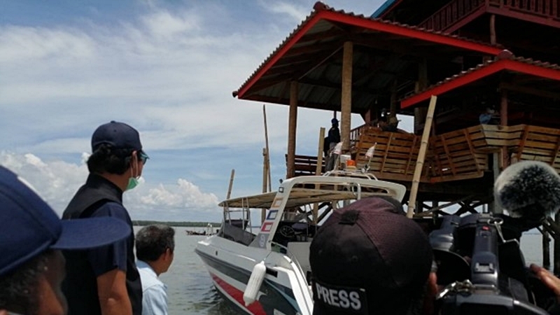 Men arrested from two cottages on international wetland Men arrested from two cottages on international wetland