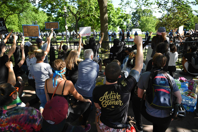 'Carnage,' 'radicals,' 'overthrow the government': How Fox and other conservative media cover the protests 'Carnage,' 'radicals,' 'overthrow the government': How Fox and other conservative media cover the protests