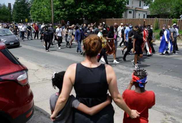 Demonstrators continue to fill streets across U.S. Demonstrators continue to fill streets across U.S.