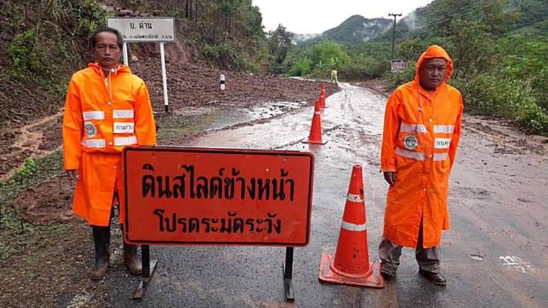 Floods rise in five provinces as monsoon blows in Floods rise in five provinces as monsoon blows in