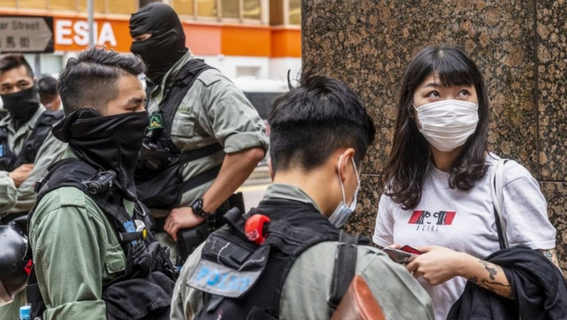 Boris Johnson offers refuges, U.K. citizenship path for nearly 3 million Hong Kong residents Boris Johnson offers refuges, U.K. citizenship path for nearly 3 million Hong Kong residents