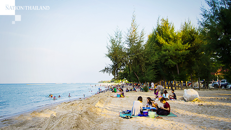 Beach clampdown ordered after visitors ignore Covid-19 rules Beach clampdown ordered after visitors ignore Covid-19 rules
