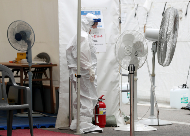 Untraceable virus cases put S.Korea health experts on edge Untraceable virus cases put S.Korea health experts on edge