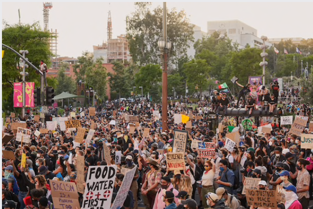 In cities, a dramatic end to social distancing In cities, a dramatic end to social distancing