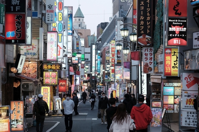 Tokyo's bar hosts to get PCR tests as Japan tries to quash virus Tokyo's bar hosts to get PCR tests as Japan tries to quash virus