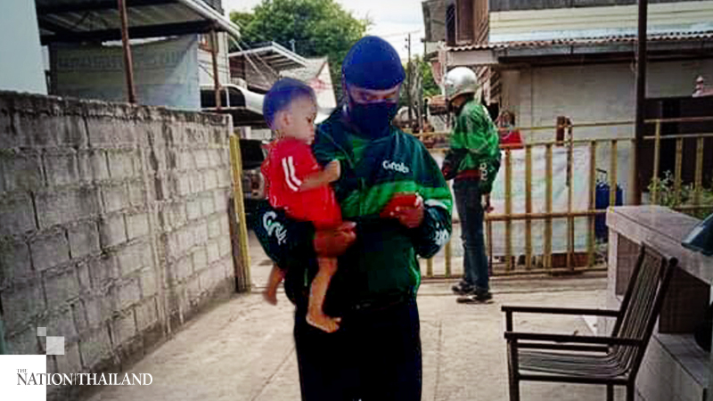 Grab riders take care of vendor’s child as she prepares dumplings Grab riders take care of vendor’s child as she prepares dumplings