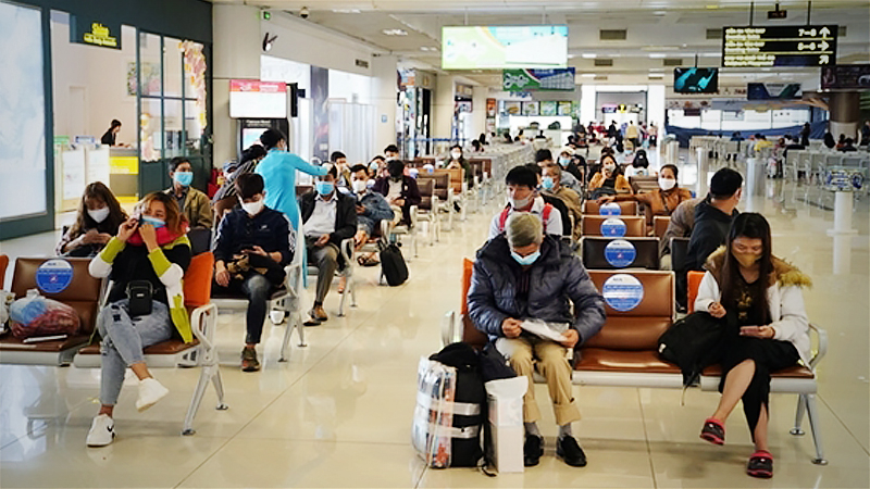 Vietnam considering flights from 'safe' areas, bars to reopen: PM Vietnam considering flights from 'safe' areas, bars to reopen: PM