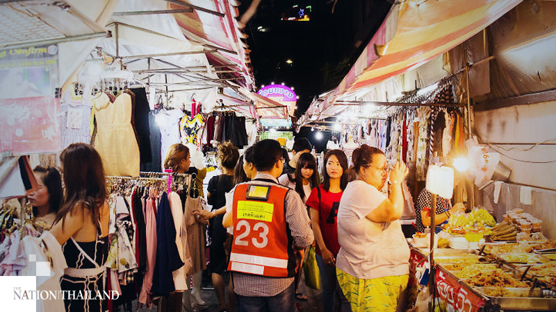 Huay Kwang night market now open after curfew is lifted Huay Kwang night market now open after curfew is lifted
