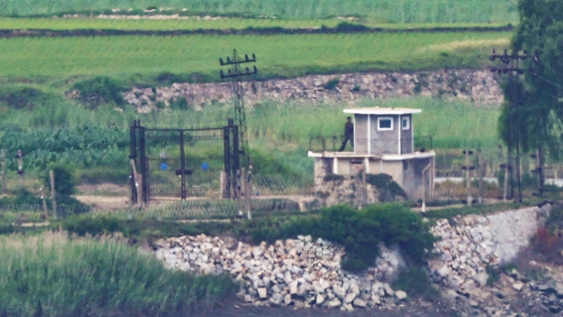 N. Korea keeps sending small groups of troops to border sentry posts: source N. Korea keeps sending small groups of troops to border sentry posts: source