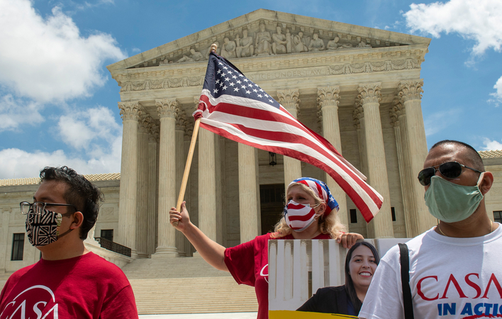 Trump orders limits on foreign workers, extends immigration restrictions Trump orders limits on foreign workers, extends immigration restrictions