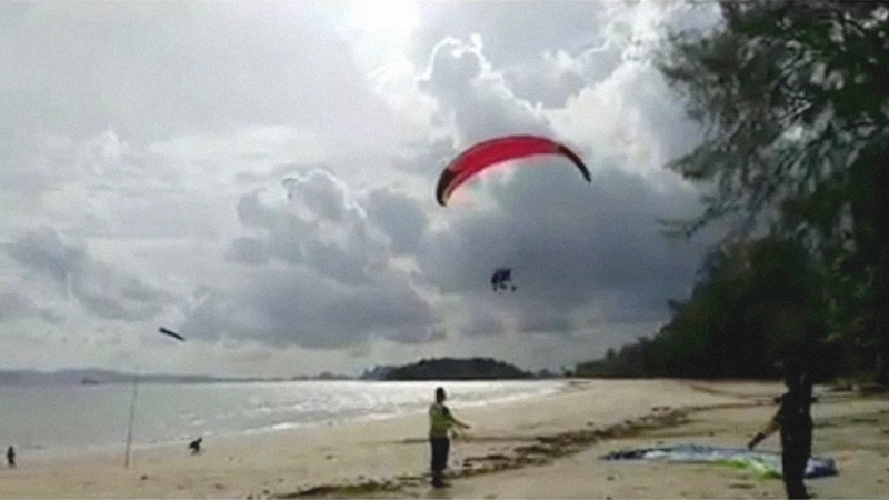 Paraglider in Phuket faces prosecution after crashing into 6-year-old Paraglider in Phuket faces prosecution after crashing into 6-year-old