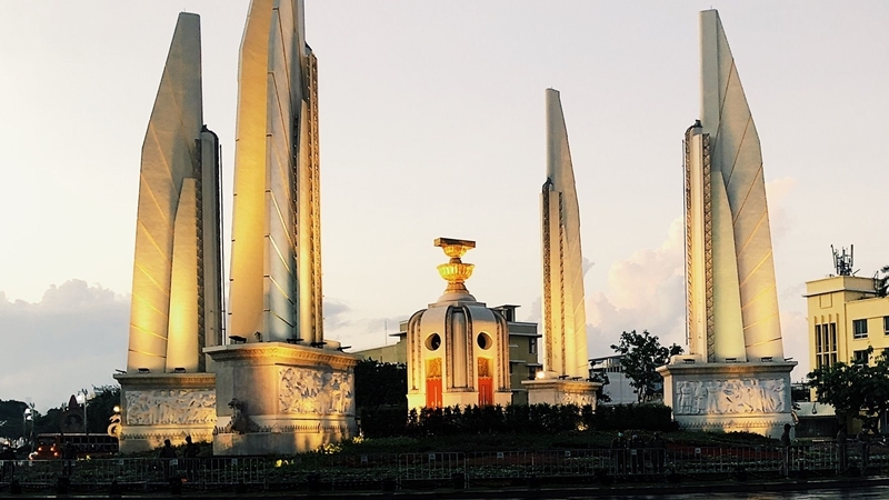 Activists demand the democracy they were promised in 1932 Activists demand the democracy they were promised in 1932