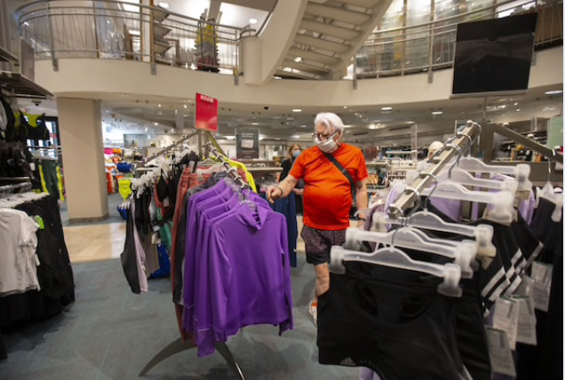 Trudeau's covid aid pays off with consumer-spending rebound Trudeau's covid aid pays off with consumer-spending rebound